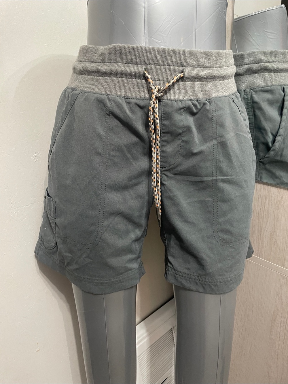 Columbia Women's Gray Elastic-Waist Hybrid Shorts